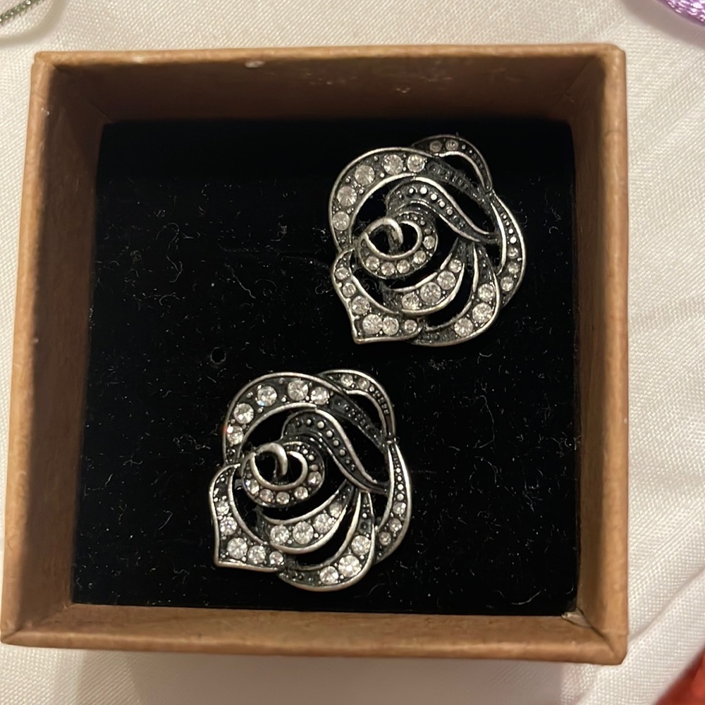 Flower silver and rhinestone earrings